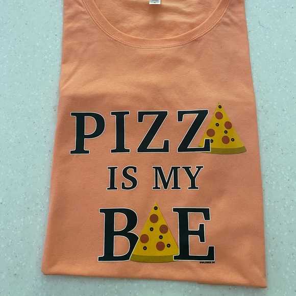 “Pizza is my bae” brand new tee - Picture 2 of 4